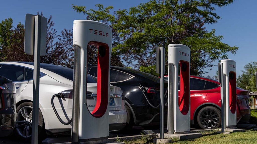 An EV charging station with multiple vehicles